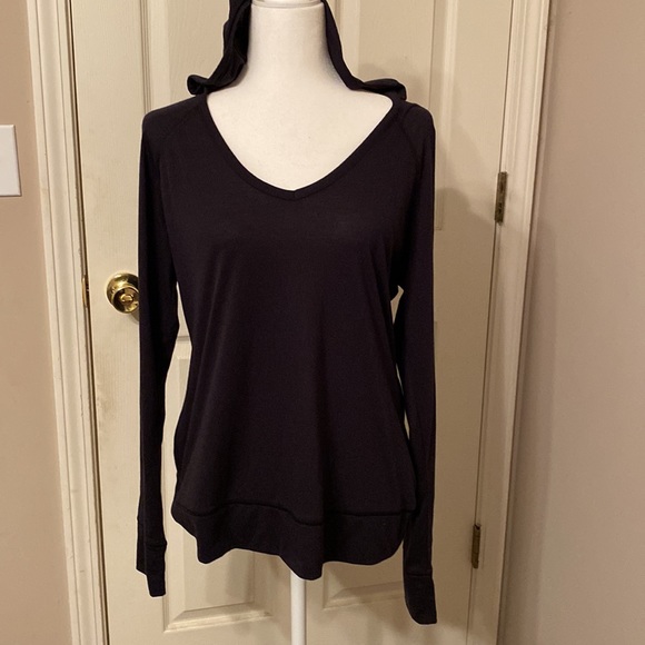 Under Armour Tops - Under Armour Blue  Womens sweatshirt Size Large